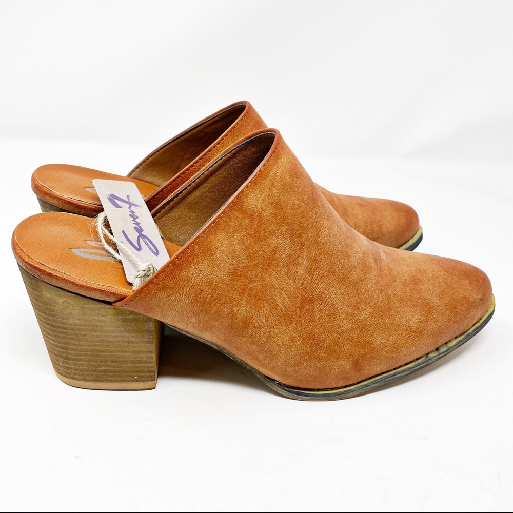 Seven 7 Pointed Mules - Picture 3 of 4